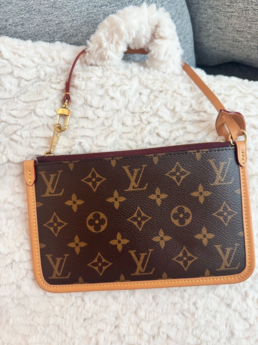Louis Vuitton Carry-all Pouch